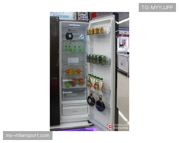 仲满家的冰箱里塞满了能量胶,保质期比他上综艺的热度还长 仲满家的冰箱里塞满了能量胶,保质期比他上综艺的热度还长